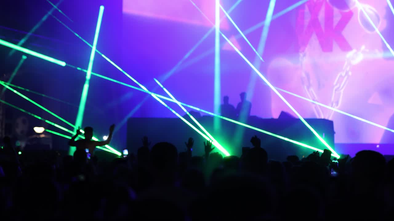 claire louise ellis like concert flashing photo charan babu recommends concert flashing pic