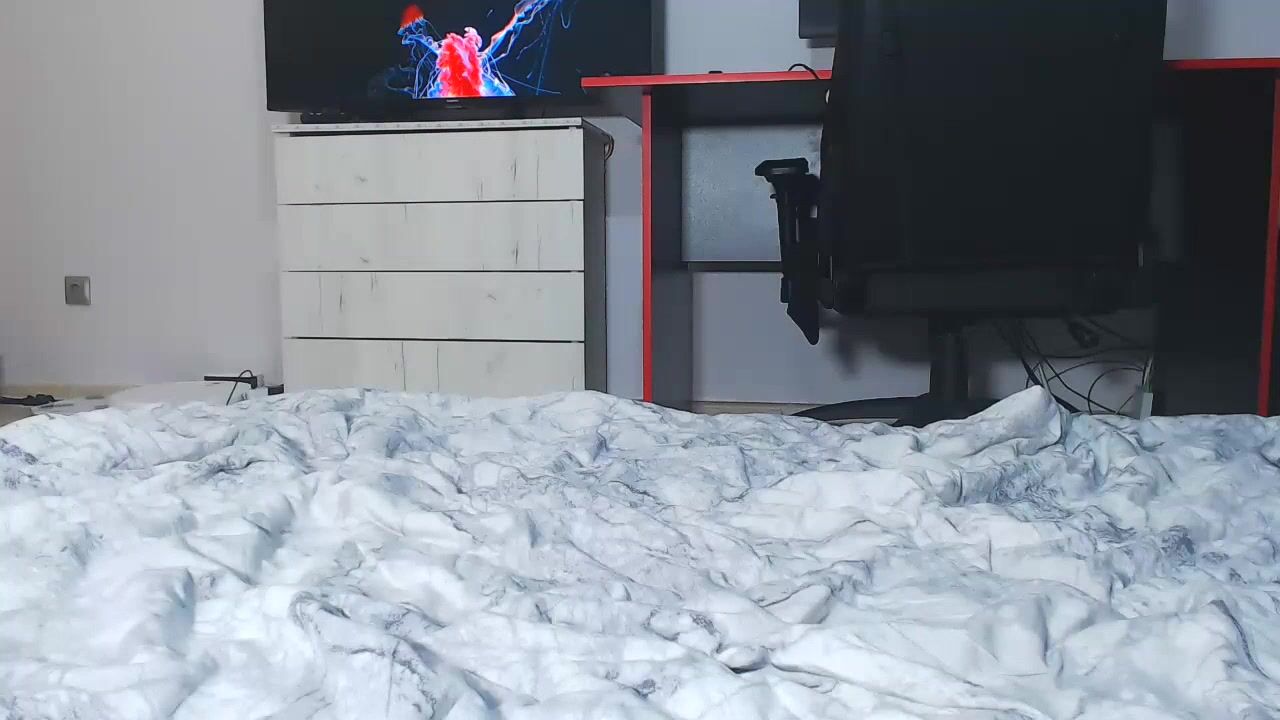 italy chaturbate - iggy azaleatopless porn giantess
