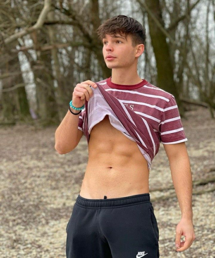 brandon michael weeks recommends Teens With Bulges