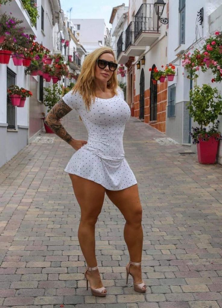thick cougar pov - women hand job cintia cossio leaked